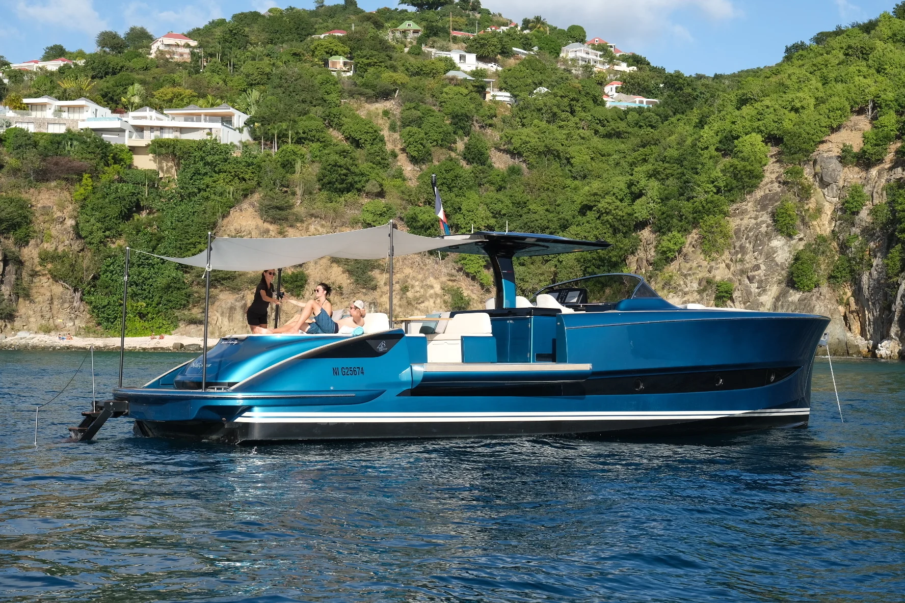 Bateau de location a St Barth Solaris Power